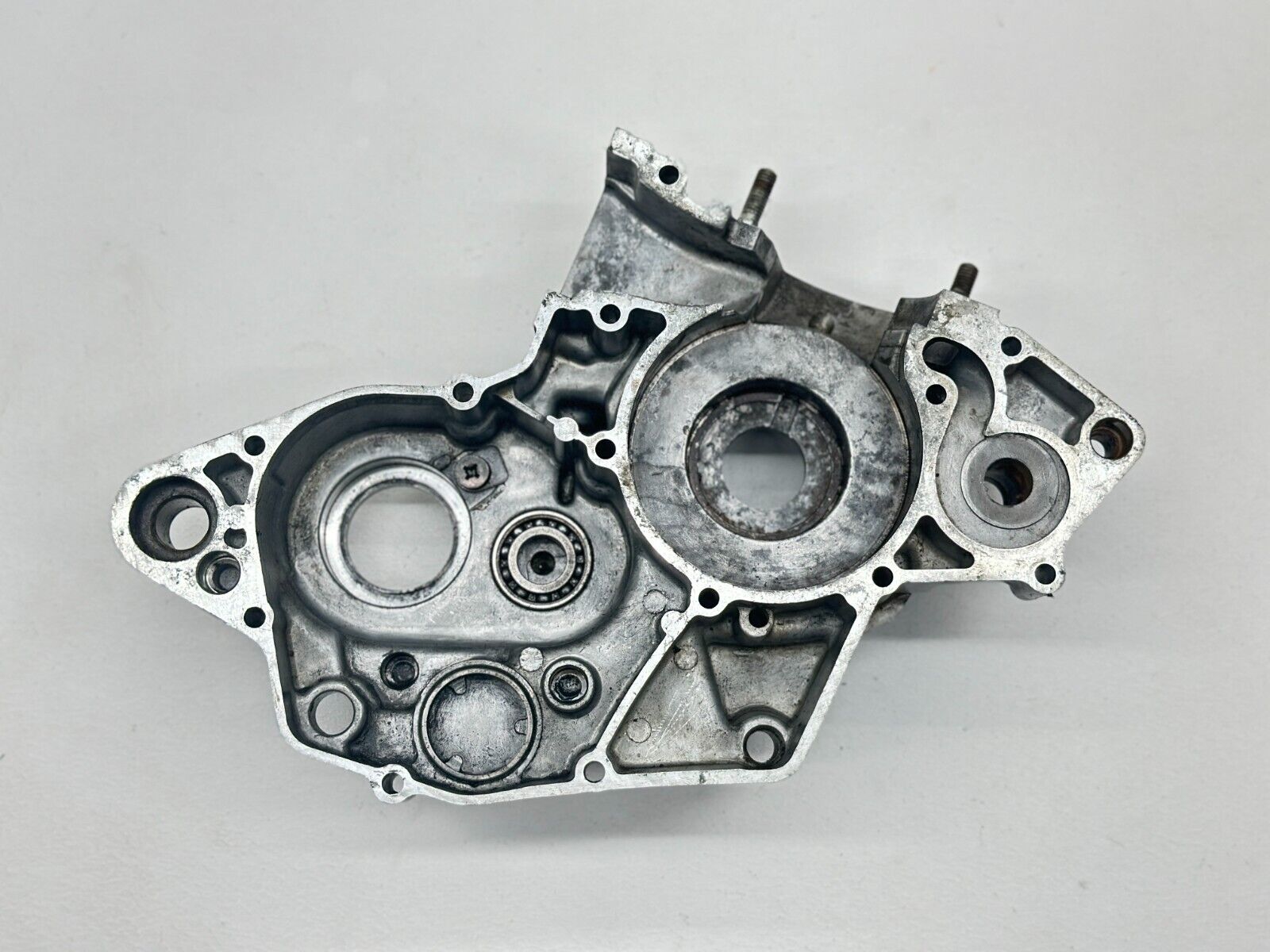 2001 -2007 Suzuki RM125 Left Side Engine Crankcase Motor Half Case Bottom End 02