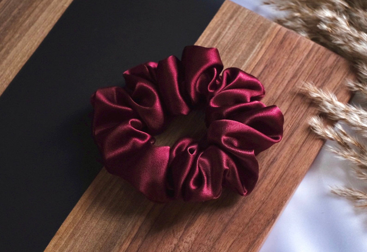 Medium Flat Velvet Hair Scrunchie - Champagne