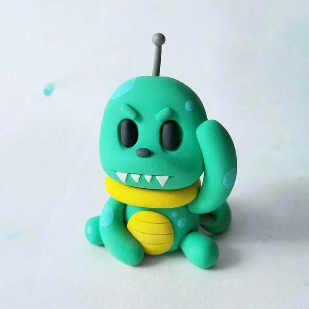 little plastic alien toys