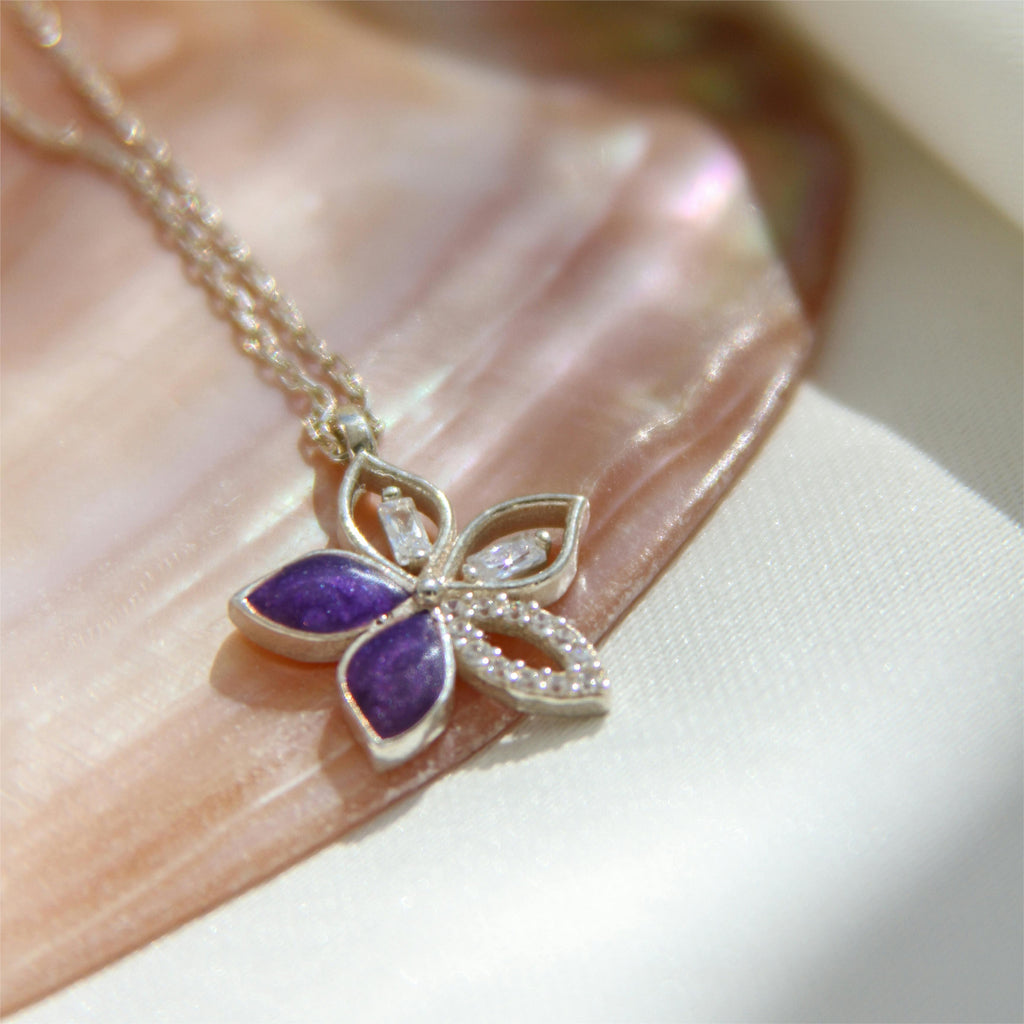 Flower Pendant Necklace with Nature-Inspired Design - Kiralala