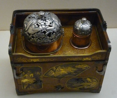 Japanese bronze and wood censer of worship decorated with flowers