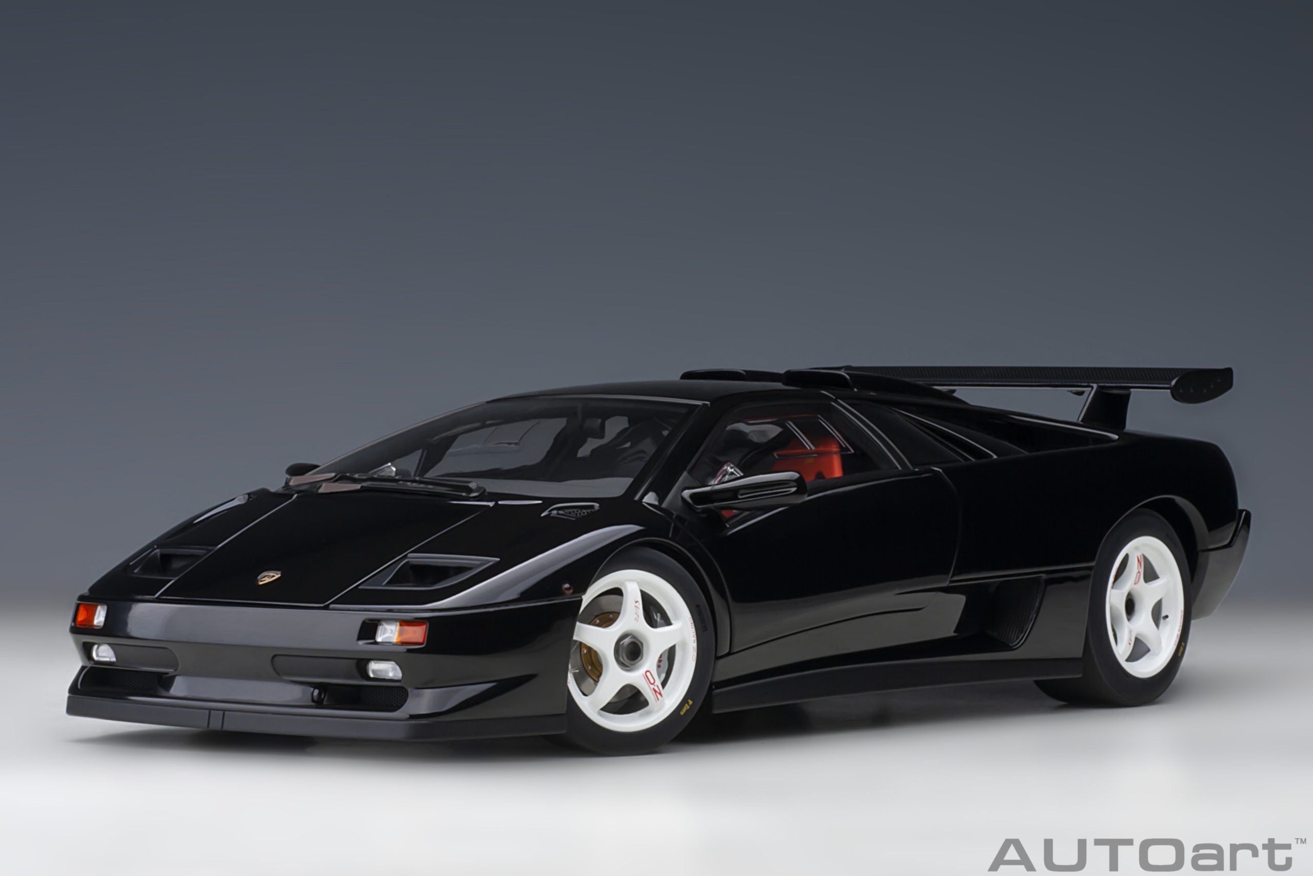 AUTOart 1:18 Lamborghini Diablo SV-R – Shelf Cars