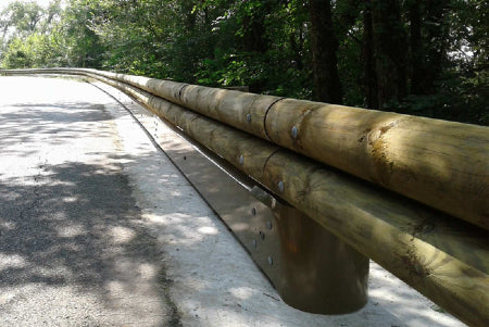 Rails De Proteção Em Madeira E Metal