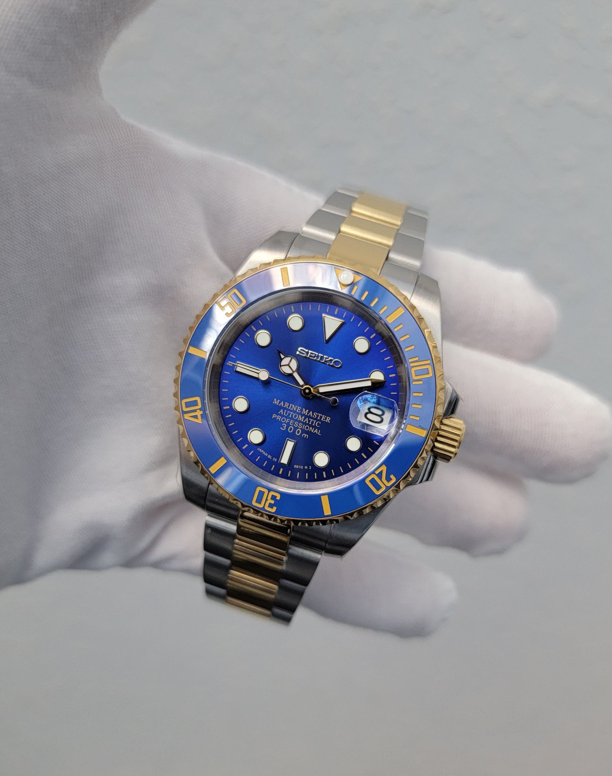 Seiko Sub Ceramic Date Mod - Bluesy Two Tone Yellow Gold - Seiko NH35 –  Alpine Mods