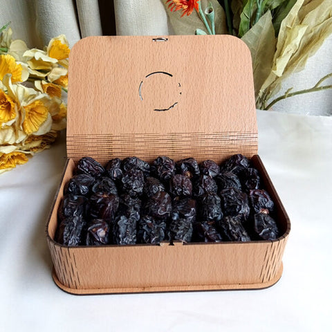 Ajwa Dates in a 1kg Wooden Gift Box: