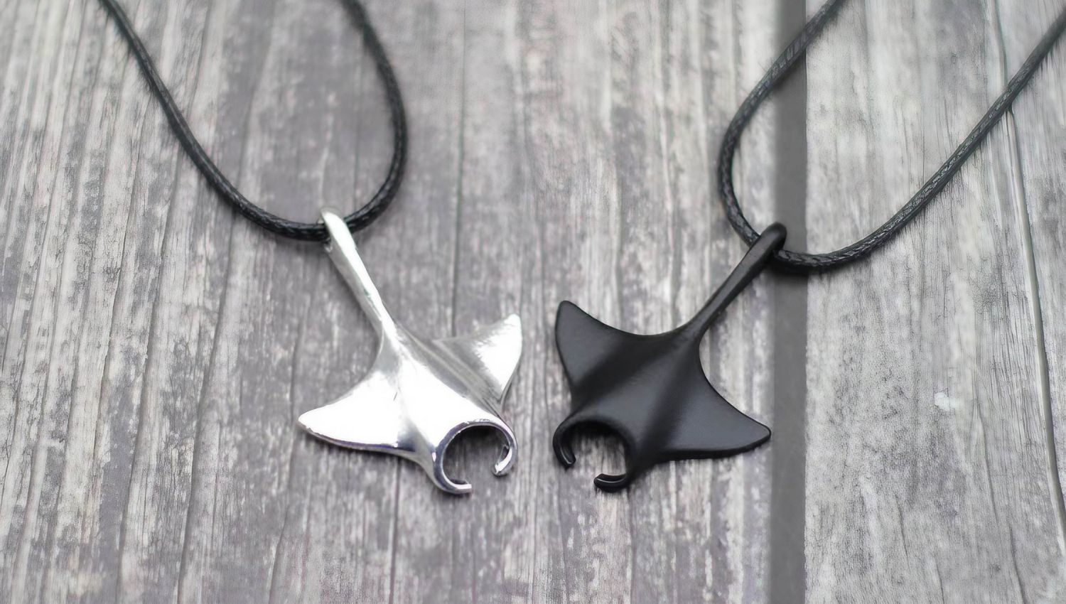 Manta ray necklace - Mer Aux Trésors