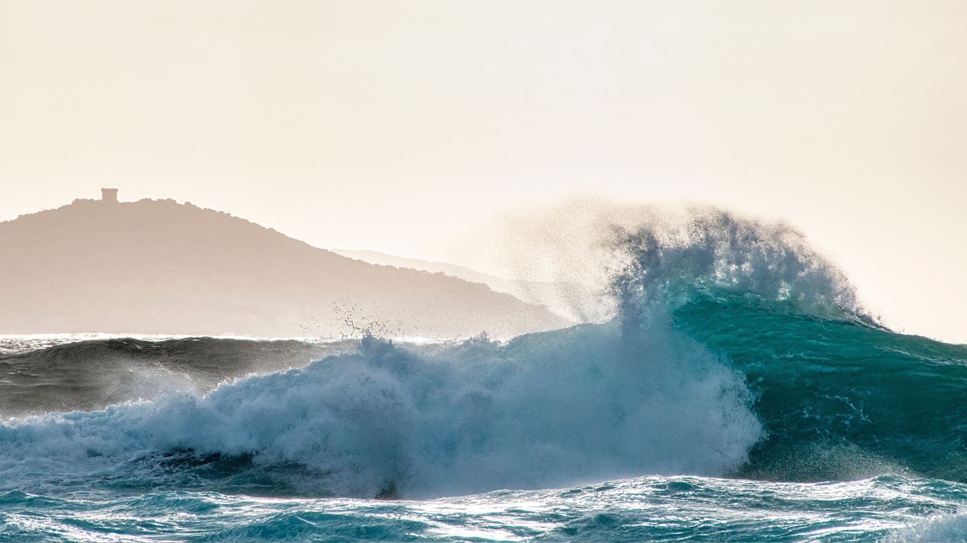 Wave necklace - Sea of ​​Treasures