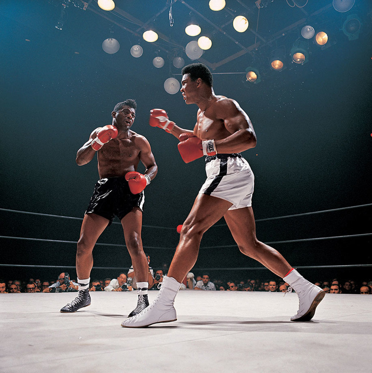 Boxing Champion Louisville To Legend Joggers - Muhammad Ali Experience LA