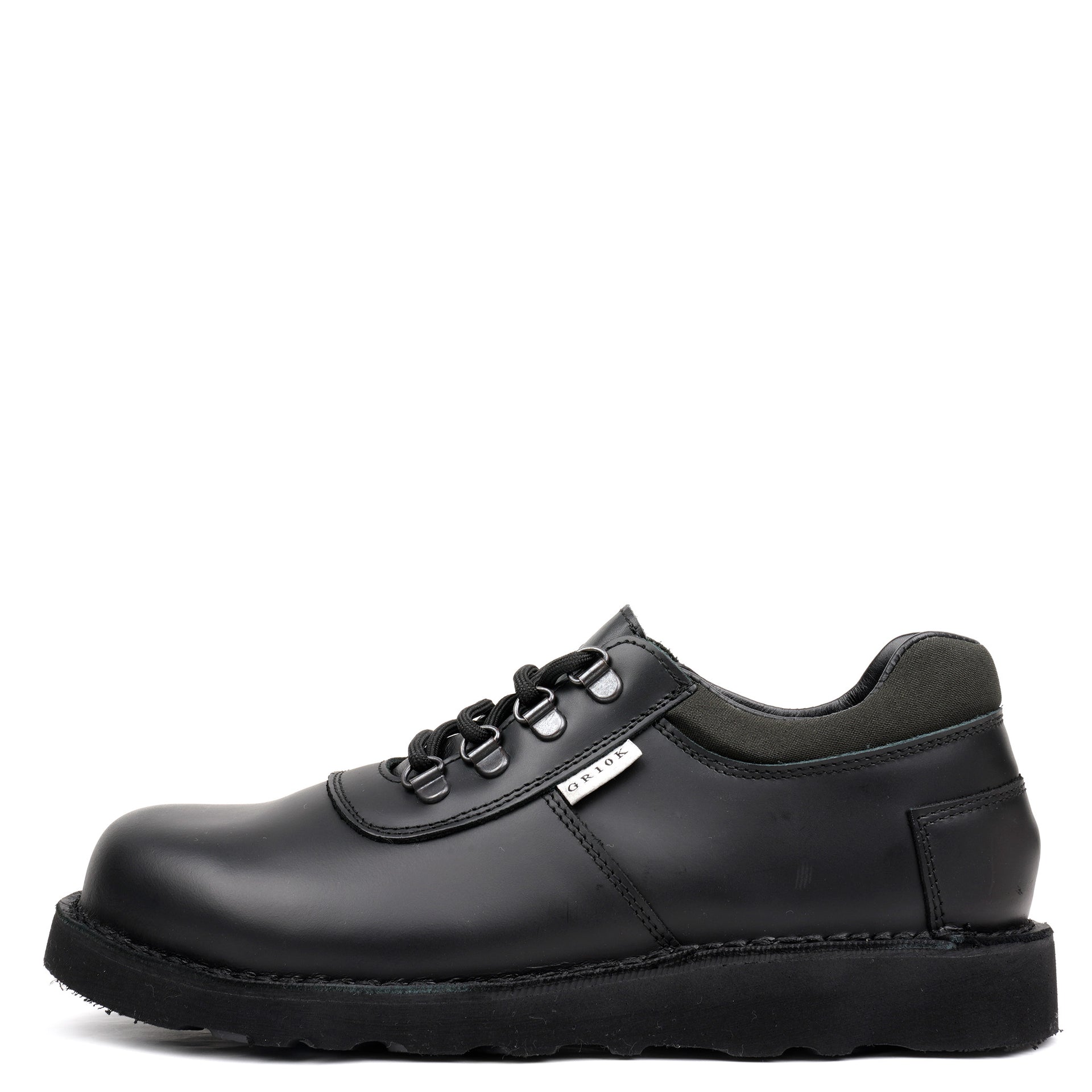 LOW TRAUMA SHOES / BLACK