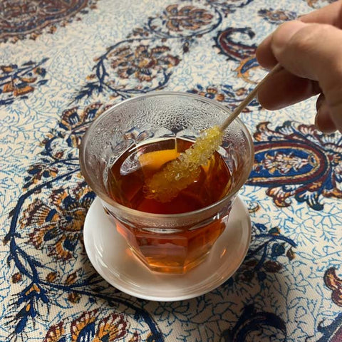 紅茶に溶かして飲むイランの胃薬