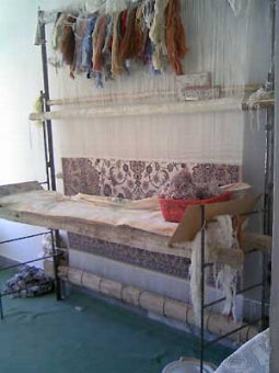 製作途中のイスファハン産のペルシャ絨毯