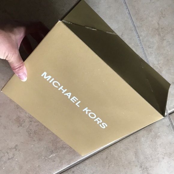 Michael Kors Gift Box – 