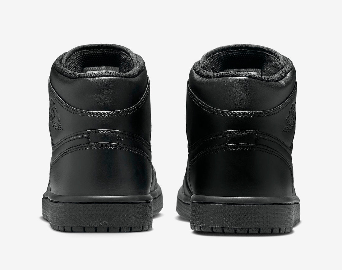 black jordans in store