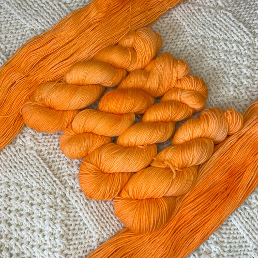 Hand dyed yarn, sock yarn, fingering weight — Ewetopia