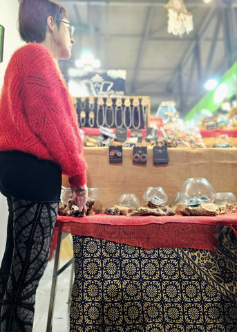 L'adoratissima (da tutti noi) mamma della nostra Social Media Manager pronta ad aiutarci anche nelle lunghe giornate in Fiera.