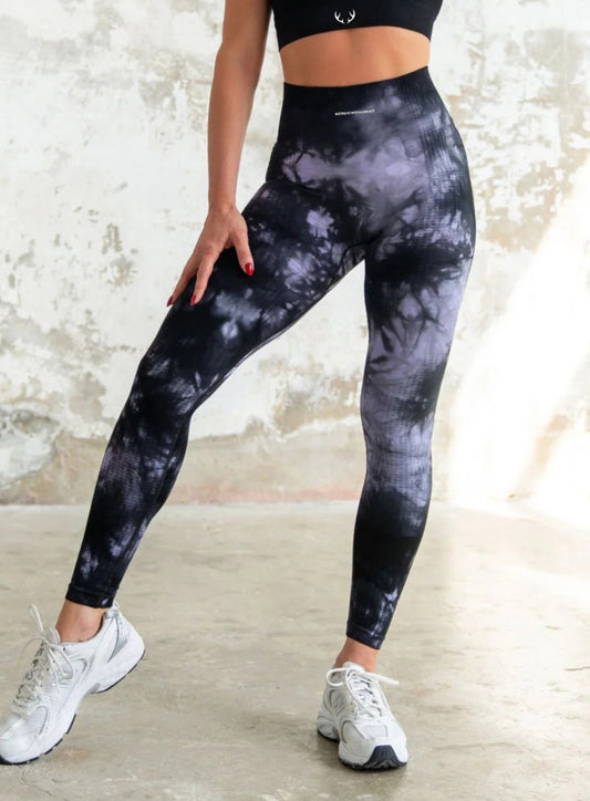 SALUS - Seamless Push Up Tie Dye Legging - White & Black – NORDIC MOVEMENT  GROUP