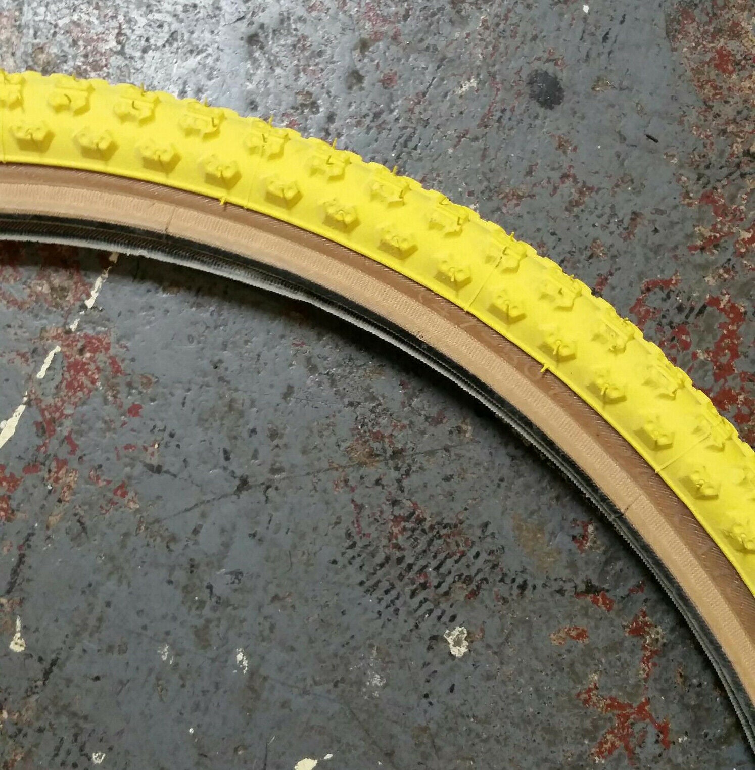 yellow bike tires