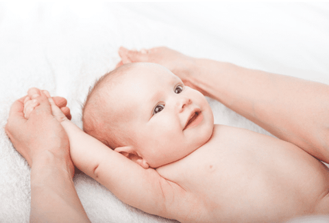 Neugeborenenmassage mit Mandelöl