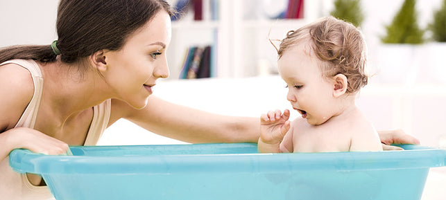 I consigli per fare il bagnetto al tuo bambino