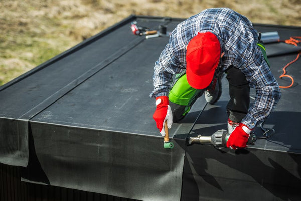 applying EPDM rubber roofing