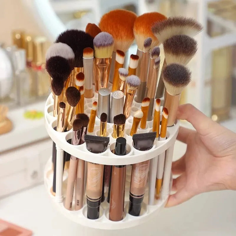 Schminktisch-Revolution: Make-up Pinsel clever organisieren