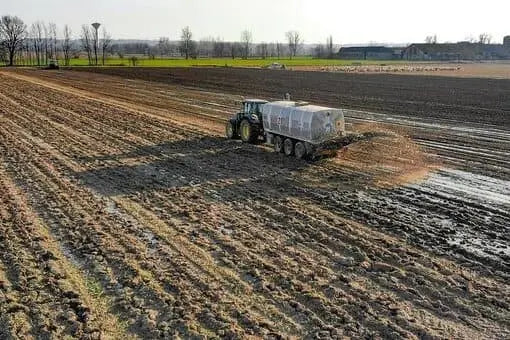 Tractor-fertilization