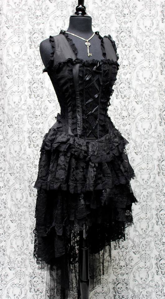 LACE CAPE - BLACK LACE - ONE SIZE - Shrine of Hollywood