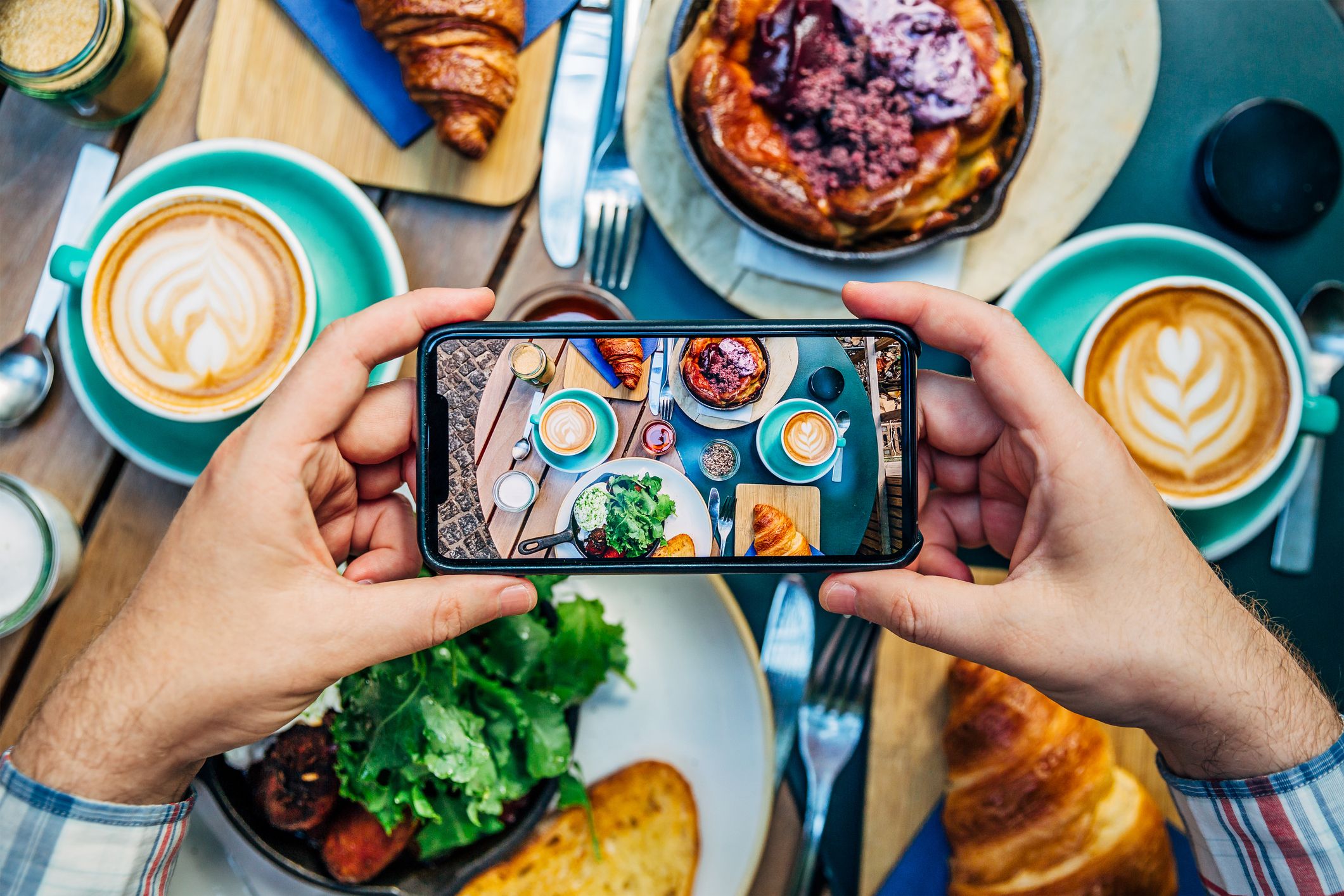 How Does Social Media Influence Food Choices?