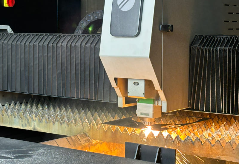 fiber laser cutter laser head cutting metal