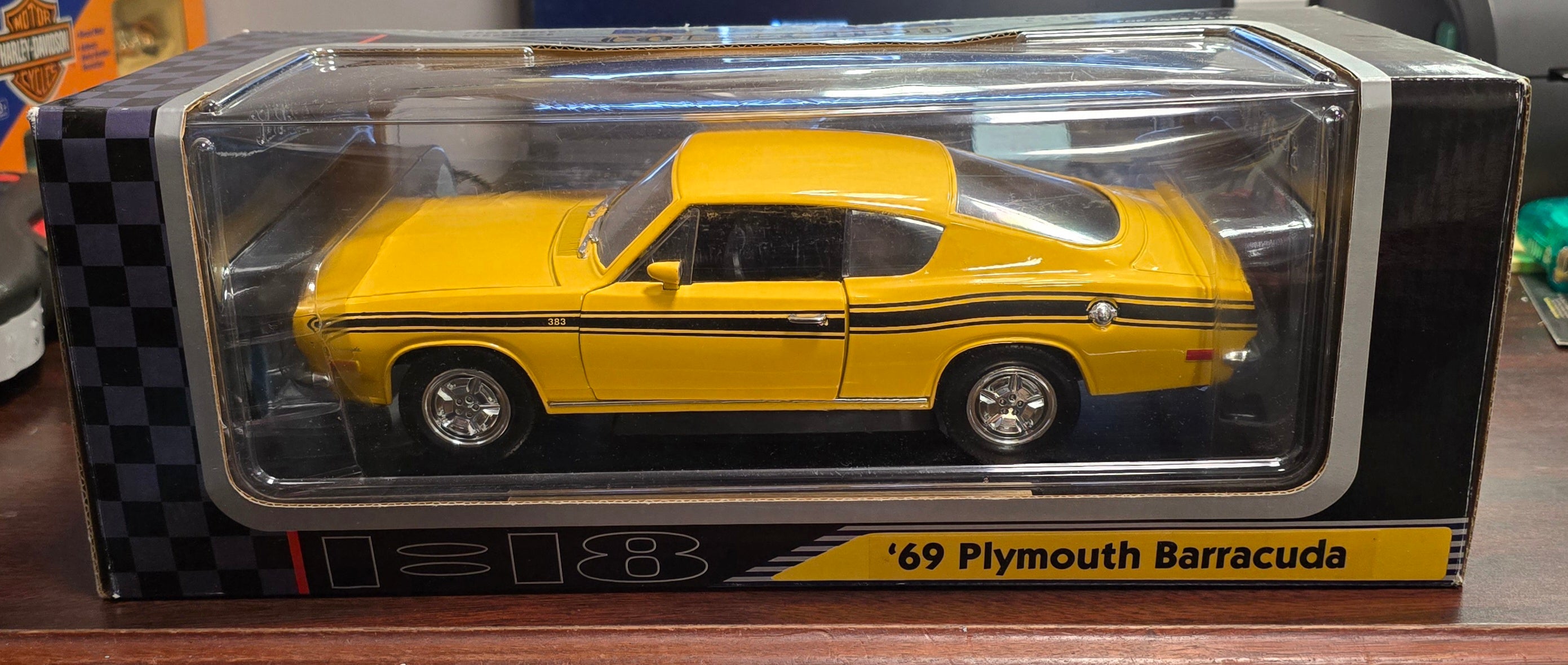 Road Legends 1969 Plymouth Barracuda Die Cast 1:18 Scale Yellow