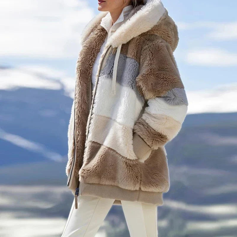 Feminine Cashmere Coat - Image 10