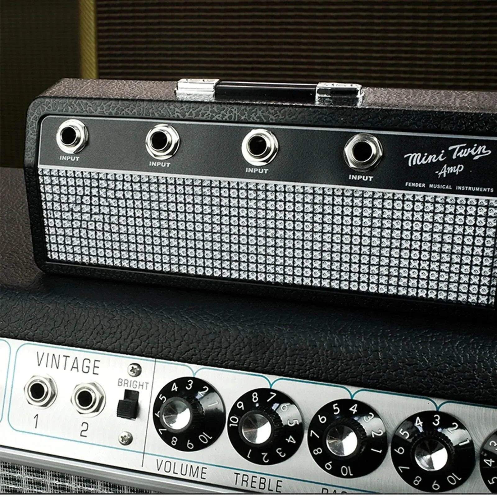 Wall Mounted Classic Radio Keychain Holder - Image 9