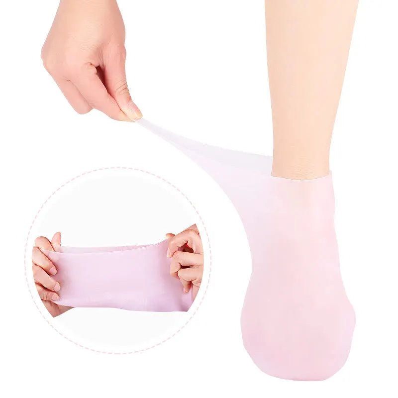 Hydrasilk Moisturizing Socks And Gloves Set - Image 10