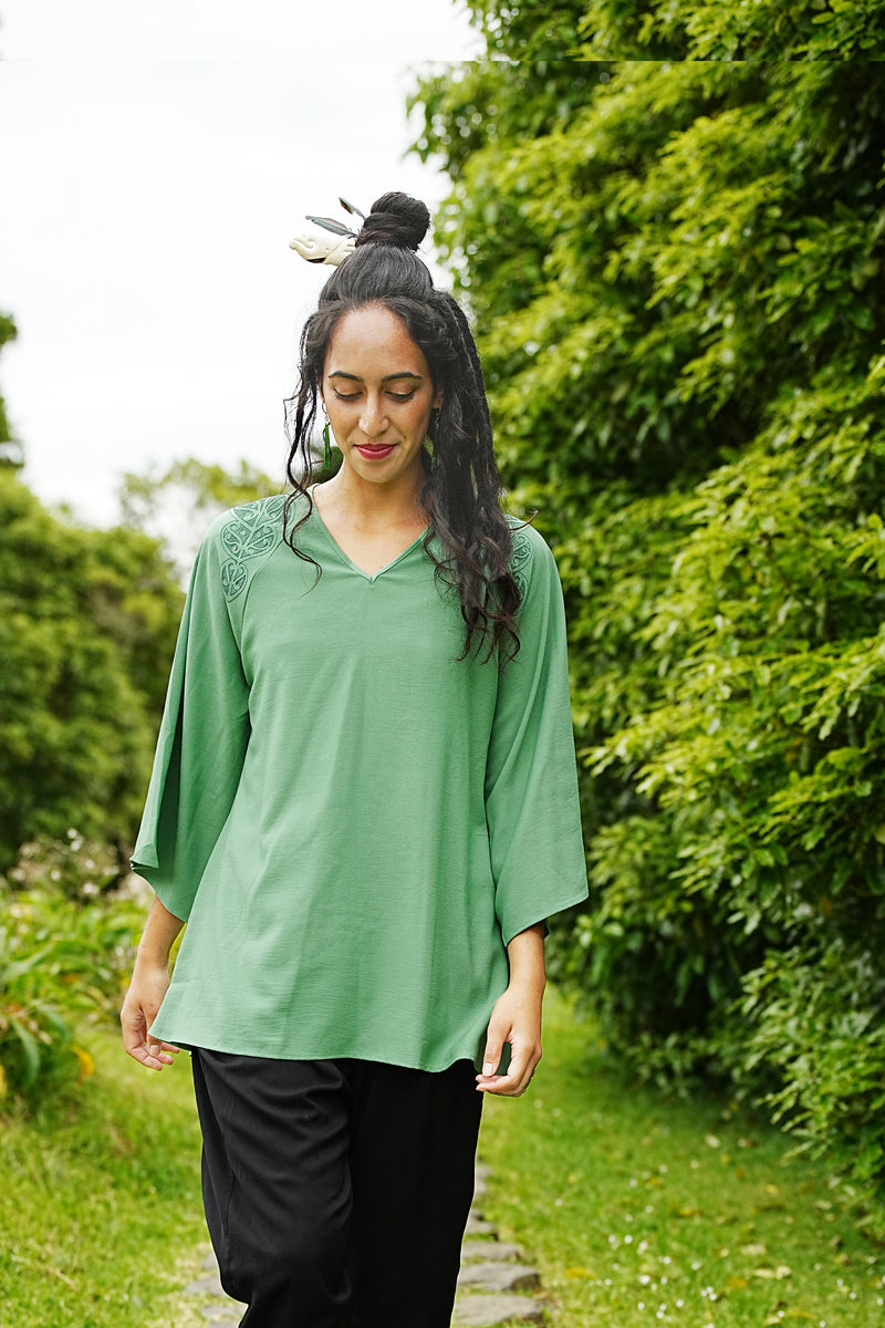 KORU EMBROIDERED KIMONO TOP - SAGE GREEN – Hardout Kiwi Māori Fashion