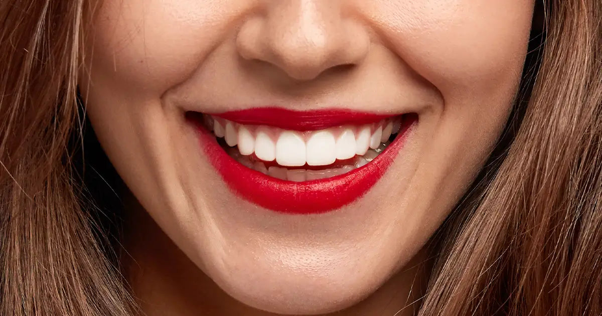whiten teeth naturally at home