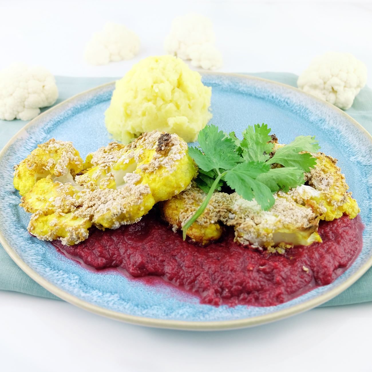 Blumenkohl-Schnitzel mit Kartoffelbrei und Rote Bete Soße