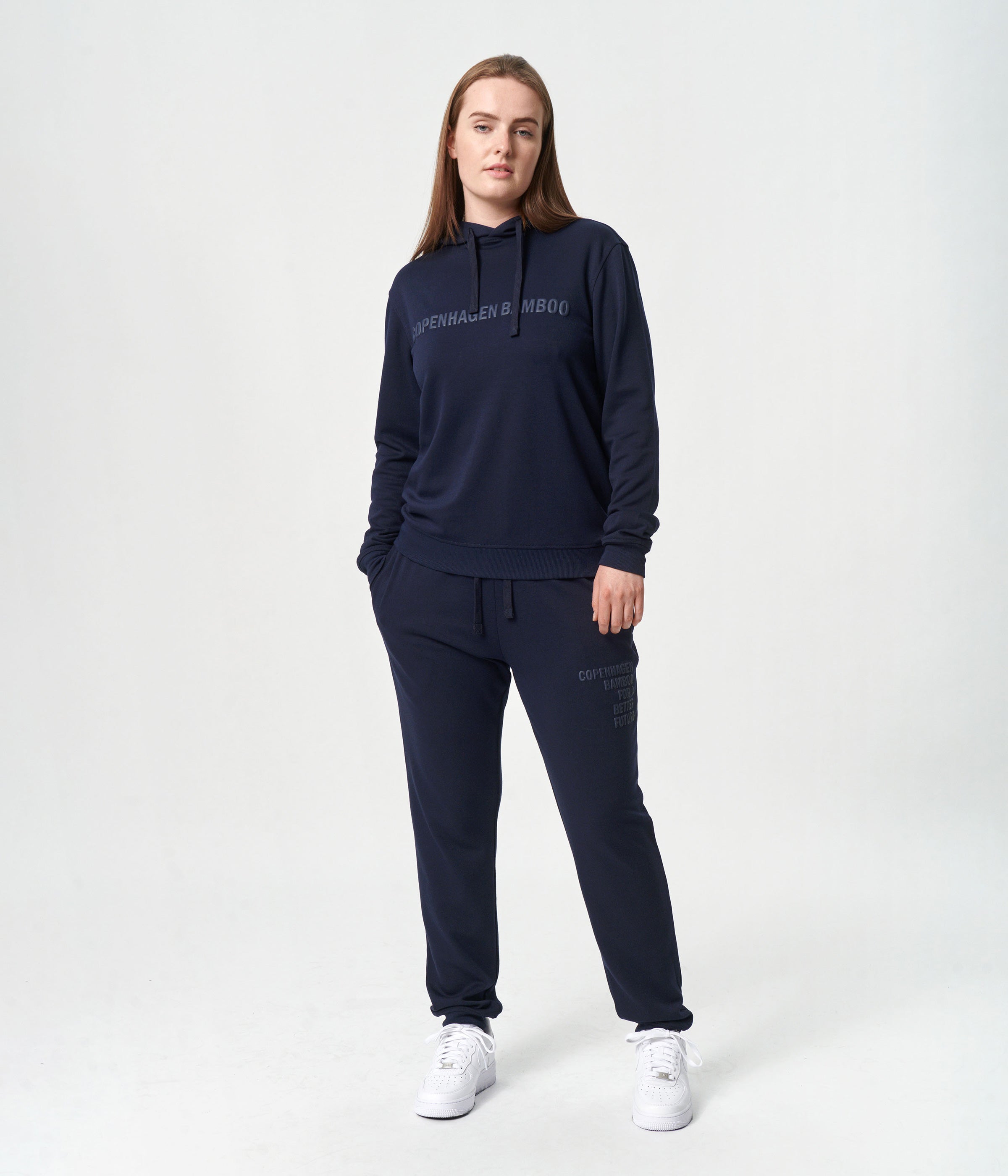 Bambus hoodie joggingsæt i navyblå med logo til damer fra Copenhagen Bamboo, XS