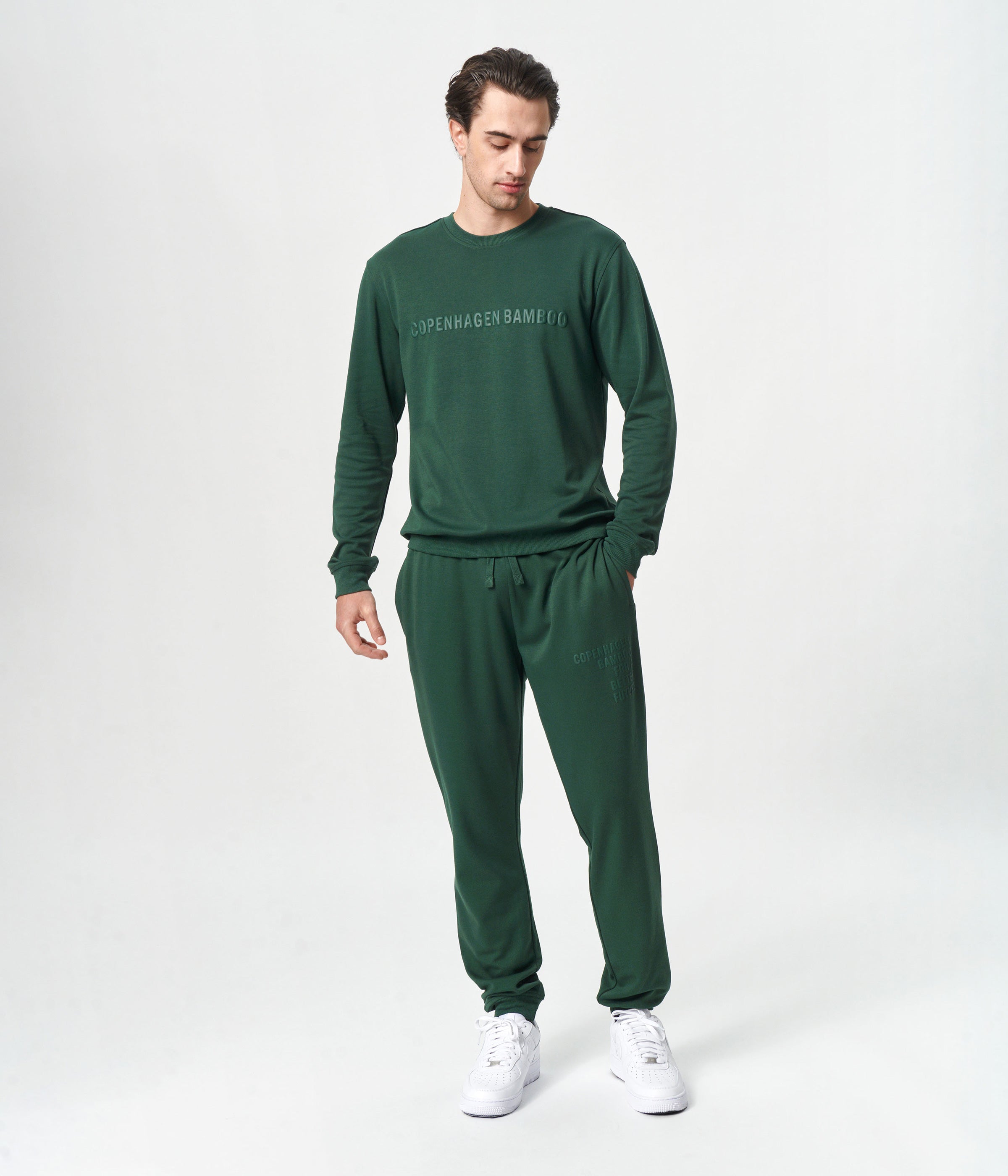 Bambus joggingsæt i grøn med logo fra Copenhagen Bamboo, XS