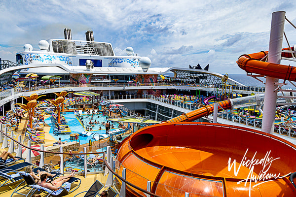 Pool Deck Wonder of The Seas