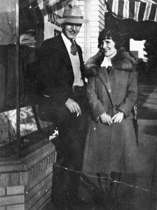 Walt and Lillian Disney in front of Kingswell Studios 1925