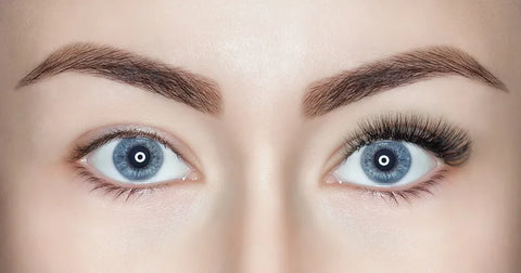 Comparison picture of volume lashes