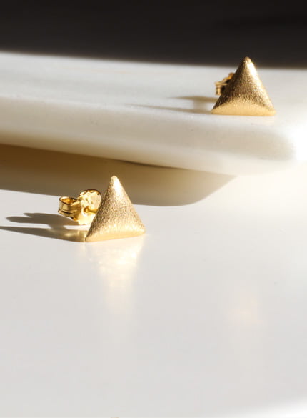 18ct Solid Gold Triangle Stud Earrings