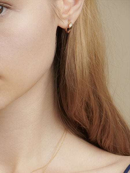 Gold Earrings to match your bridesmaid dress