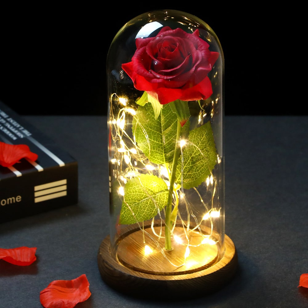 Rose Eternelle sous Cloche à LED – Coeur Rose