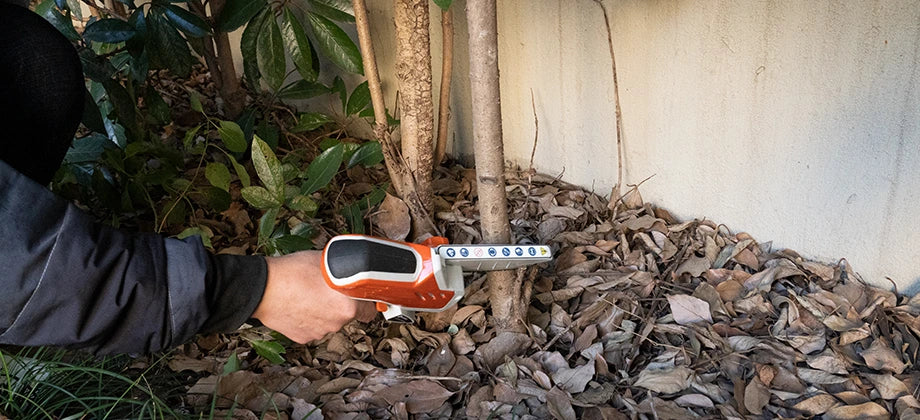 4 inch mini chainsaw gardening trimming
