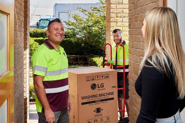 Londonappliances delivery team, customer delivery