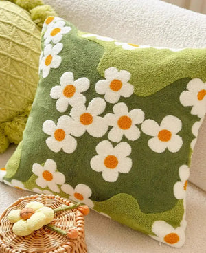 Embroidered Daisies Moss Pillowcase - Creme Cloud