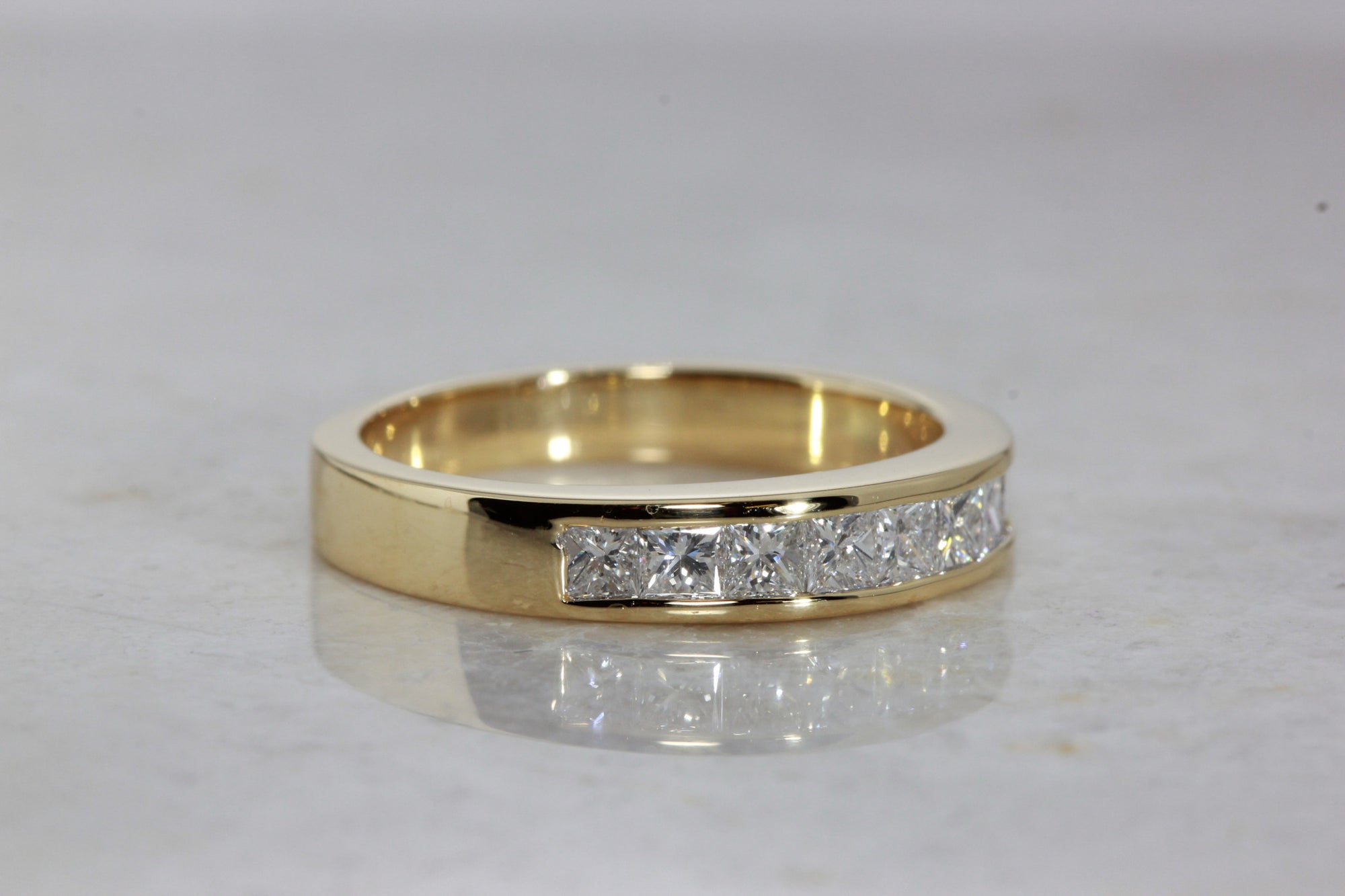 UNISEX 18k YELLOW GOLD PRINCESS CUT DIAMOND WEDDING BAND - Garden Of Jewels