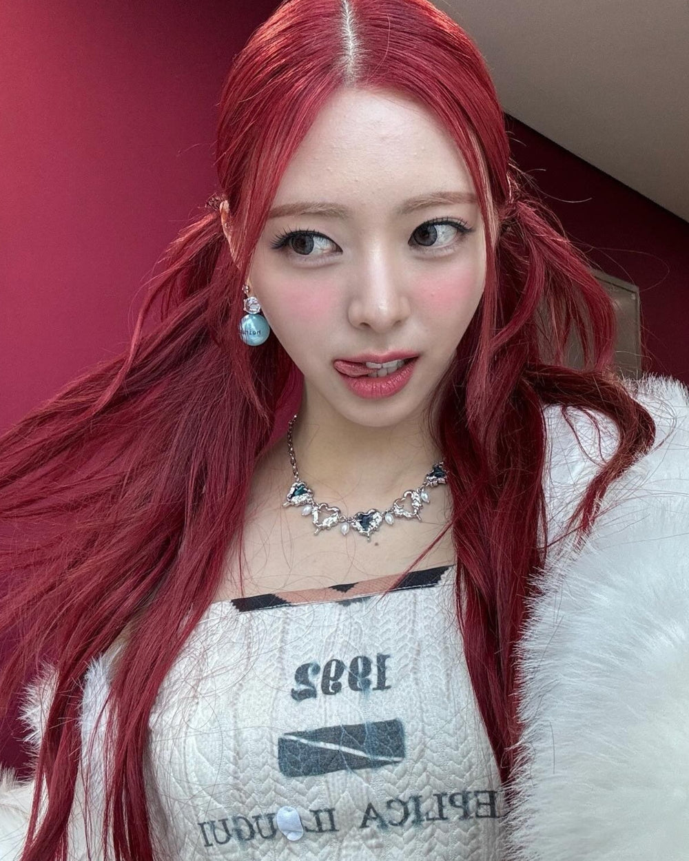 Itzy Yuna Aurora Heart Necklace.jpg