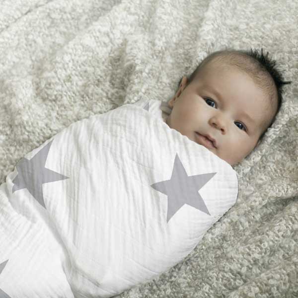 Baby swaddle blanket to soothe crying baby